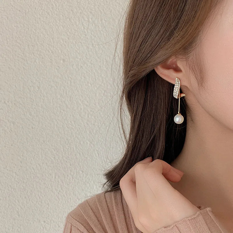 Pearl Dangle Earrings